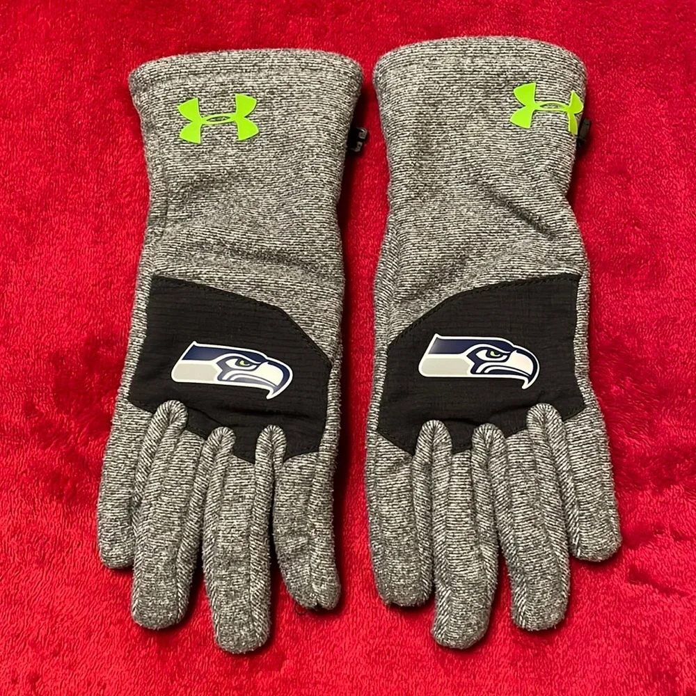 Youth Under Armour Seattle Seahawks Gloves Size YSM